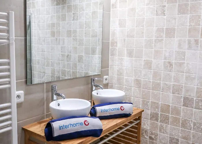 Les Cascadelles-10 By Interhome